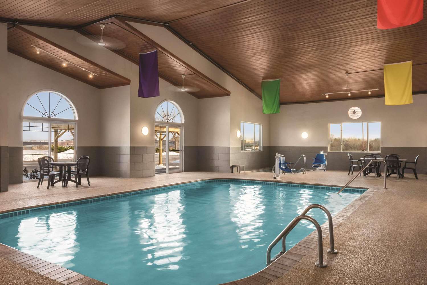 Country Inn & Suites By Radisson, Dubuque, IA 10/30