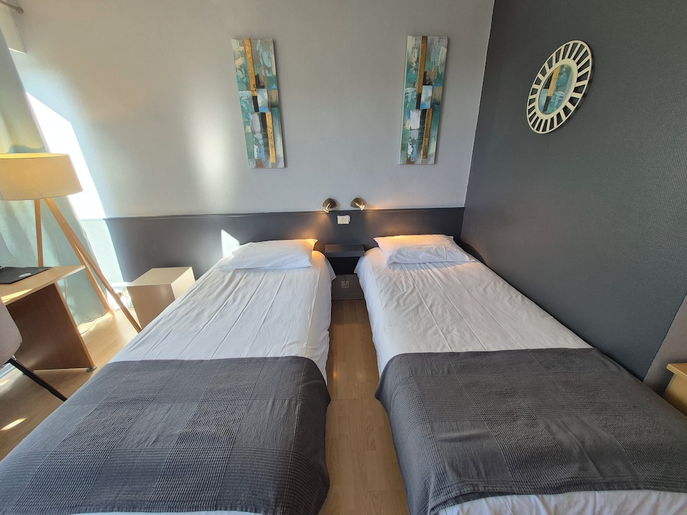 HOTEL LES GRAVADES 19/38