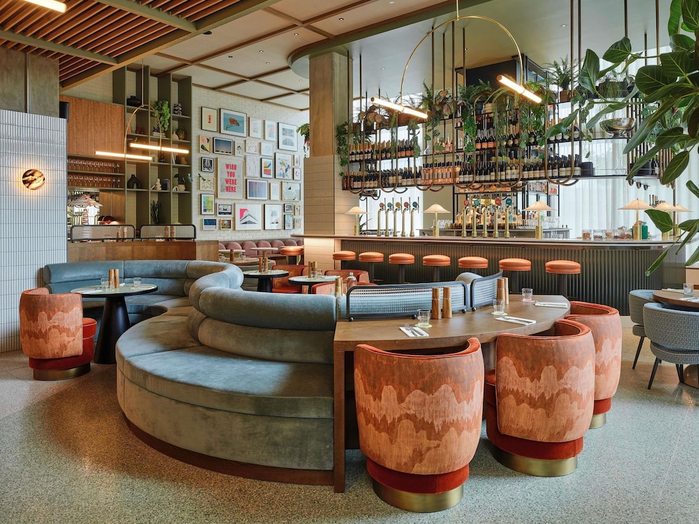 TRIBE London Canary Wharf 39/61