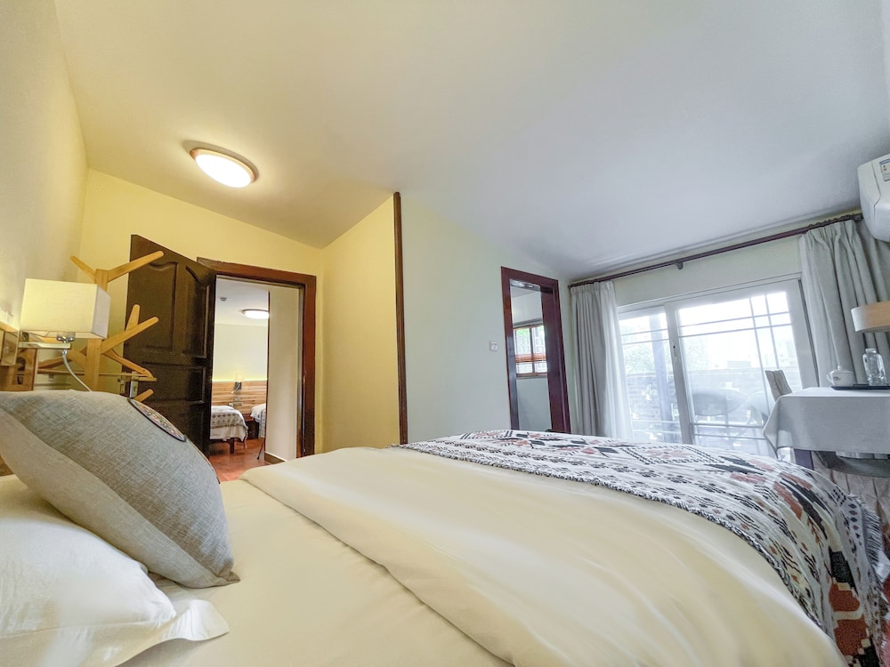 ROOM, TRIPLE