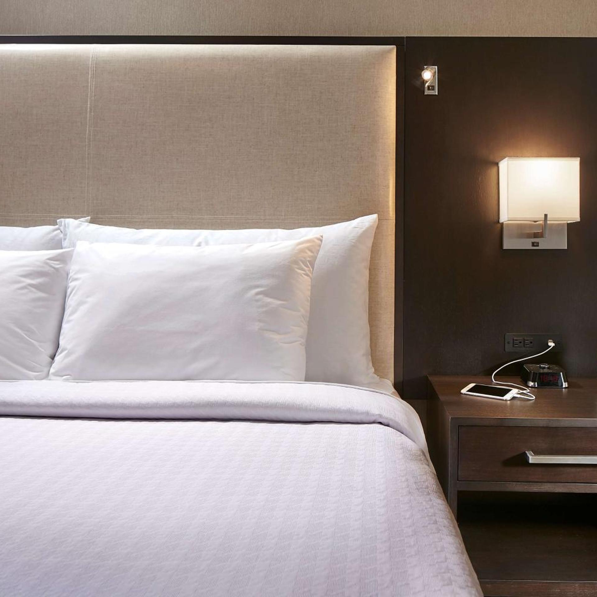 1 BEDROOM, SUITE, KING BED, ACCESSIBLE