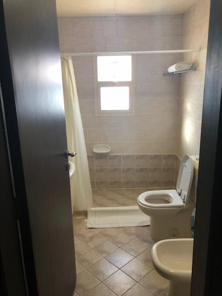 Julphar Hotel 40/42
