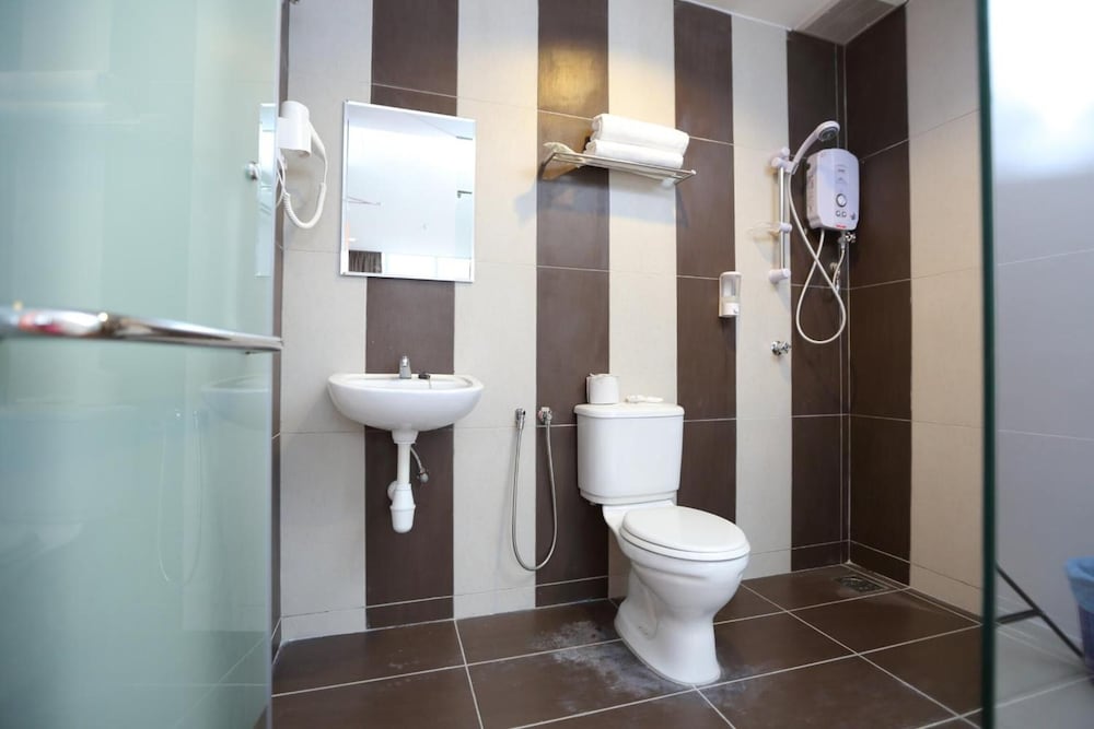 1 Hotel Taman Connaught 54/58