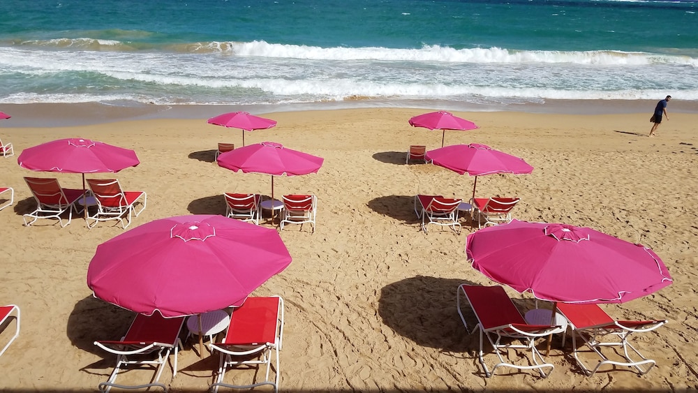 The Tryst Beachfront Hotel 47/50