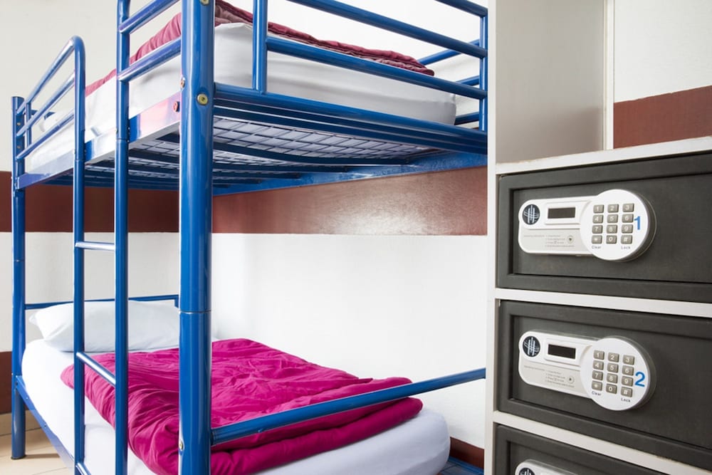 Bastille Hostel 25/47
