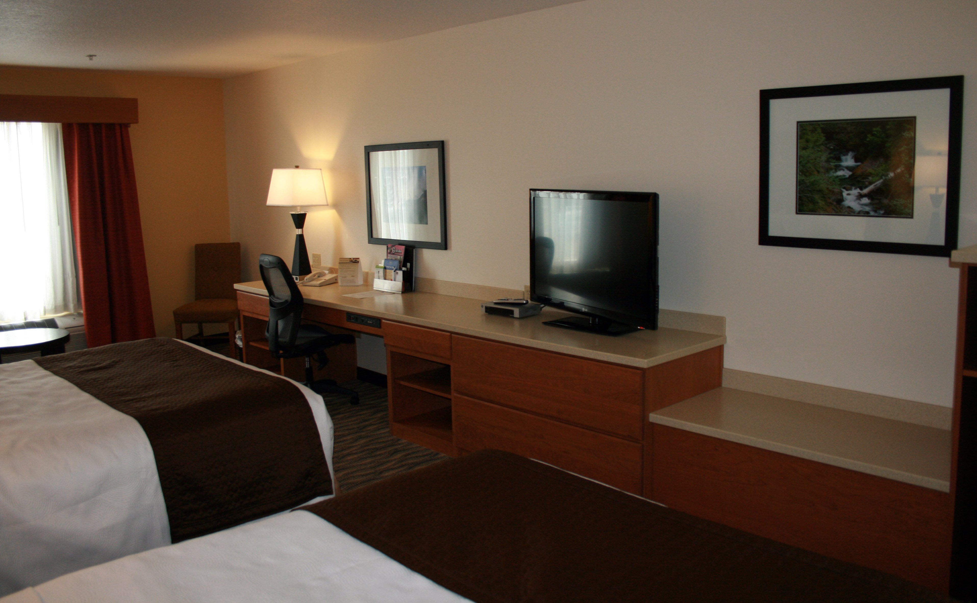 Best Western Plus Park Place Inn & Suites 63/76