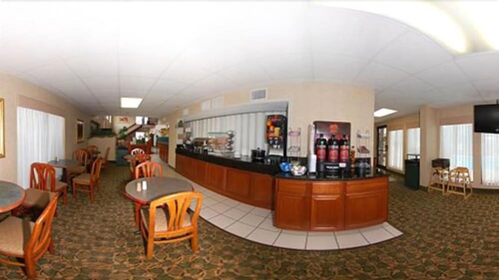 Quality Suites Paducah KY 10/57