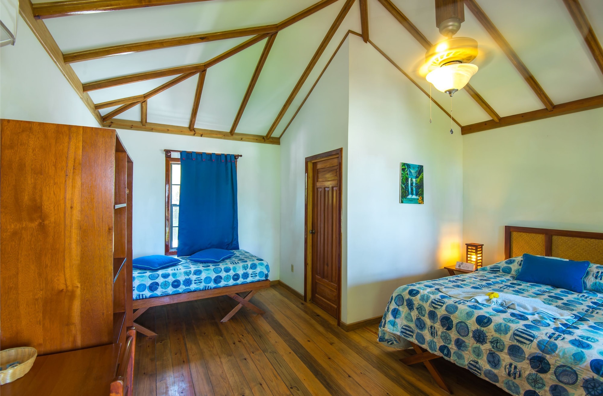Bungalow, 1 Queen and 1 Single Bed