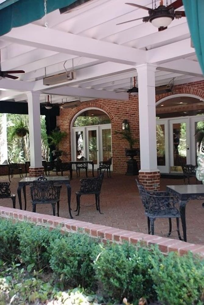 Monmouth Historic Inns And Gardens 3/72