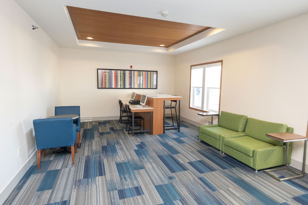 Holiday Inn Express Hotel Suites Iron Mountain 39/57
