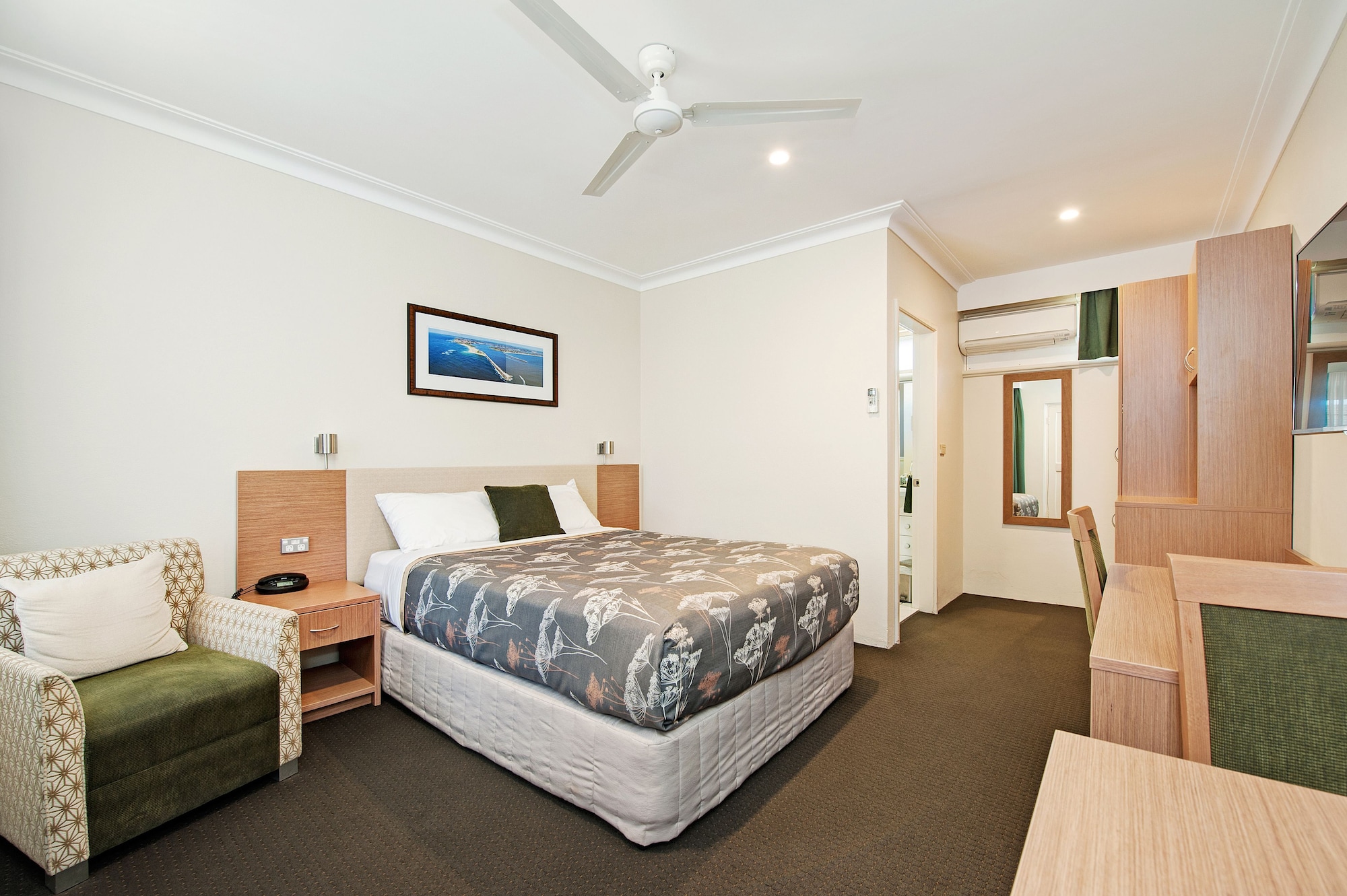 1 Bedroom, Suite, Queen Bed