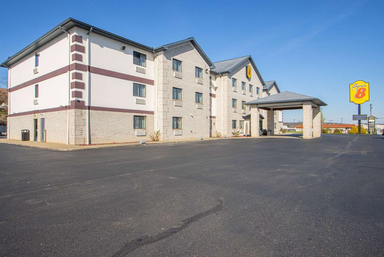 Super 8 by Wyndham Uniontown PA 22/29