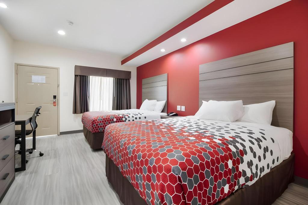 غرفة بسرير مزدوج للمدخنين