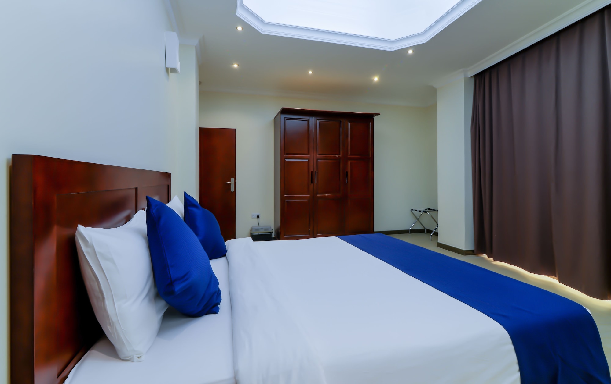 جناح عائلي بسريرين كوين وسريرين منفصلين، Tanzanite Executive Suites 2/7
