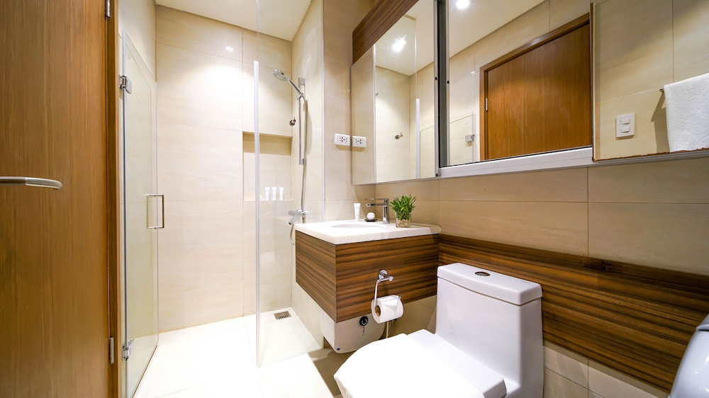 Tambuli Seaside Resort and Spa 33/35