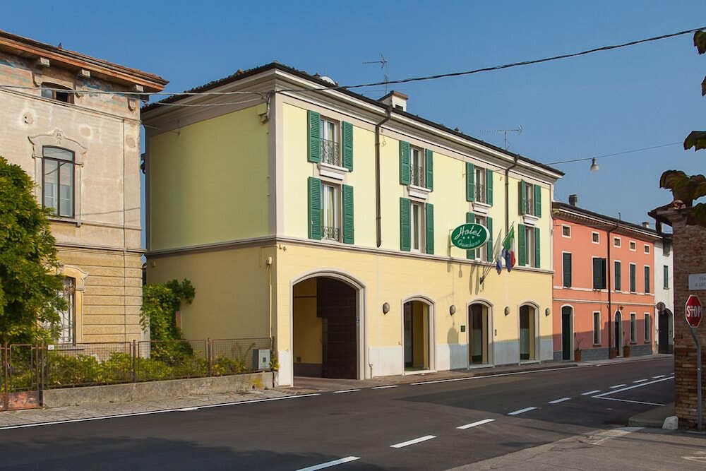 Hotel Gambara 25/29