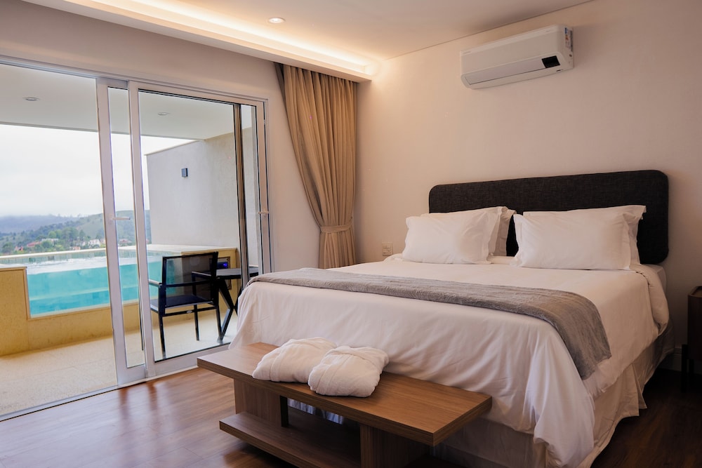 Chris Park Hotel 26/74