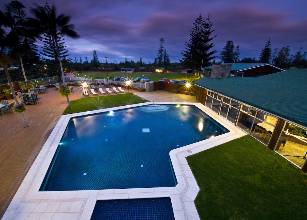 South Pacific Resort Hotel 42/50