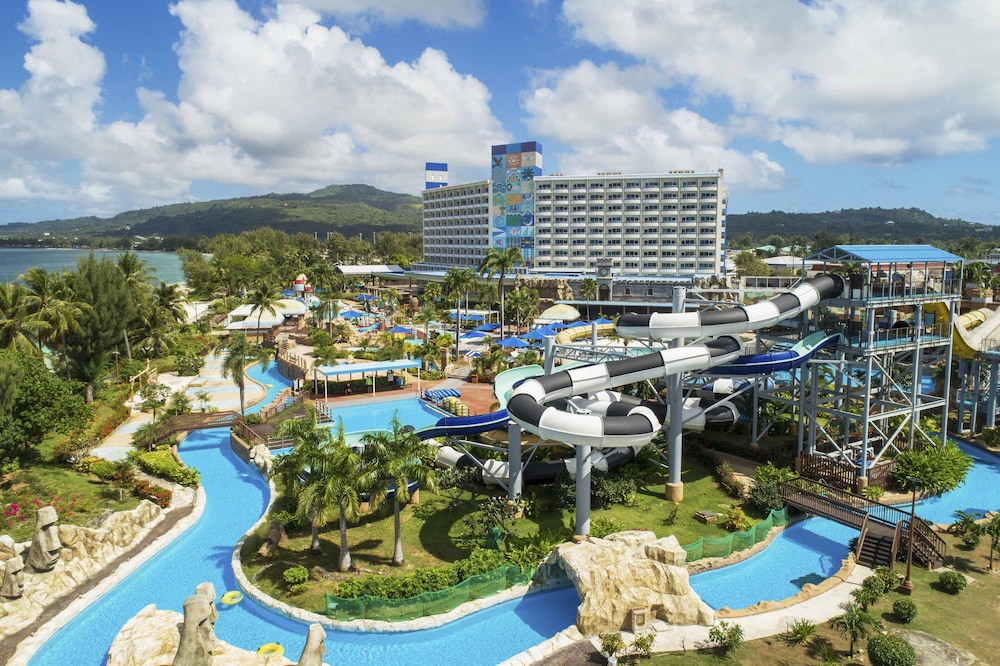 World Resort 32/50