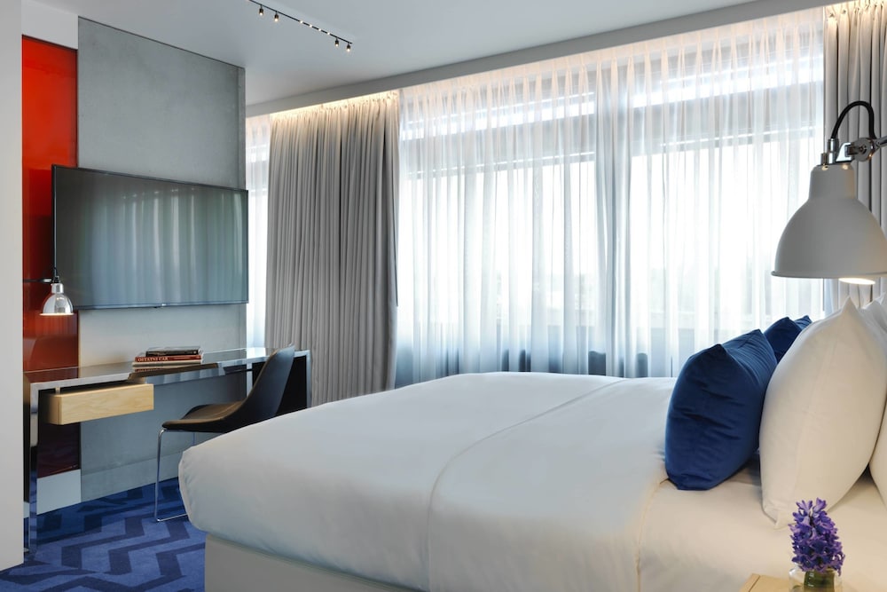 RENAISSANCE WARSAW AIRPORT HOTEL 12/62