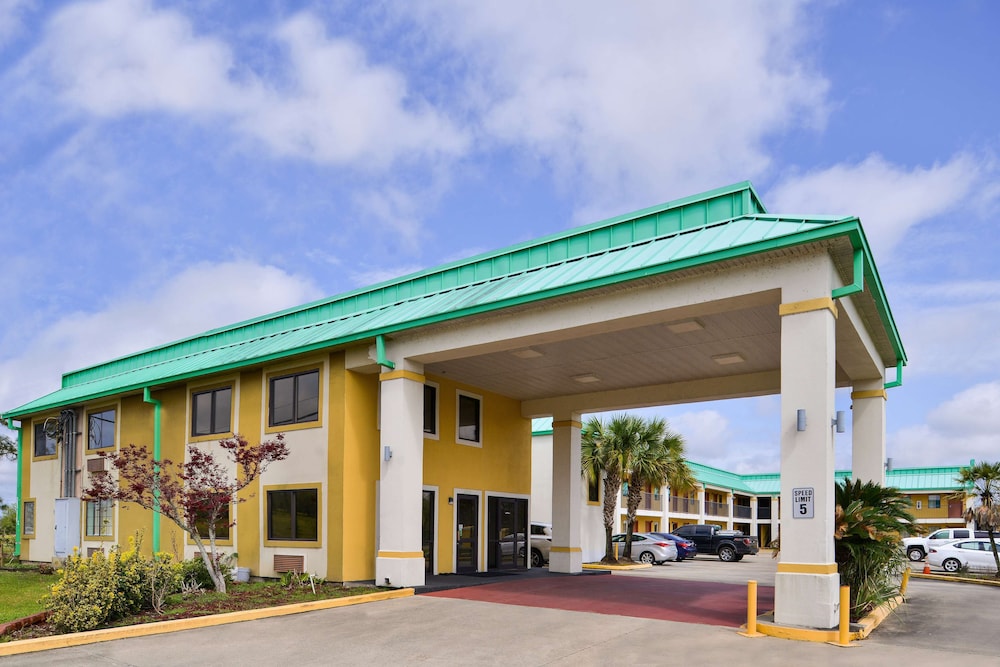 Americas Best Value Inn Gonzales 4/38