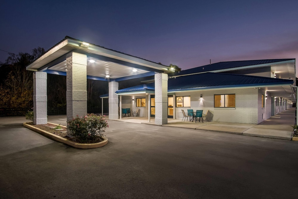 Days Inn by Wyndham Renfro Valley Mount Vernon 4/50