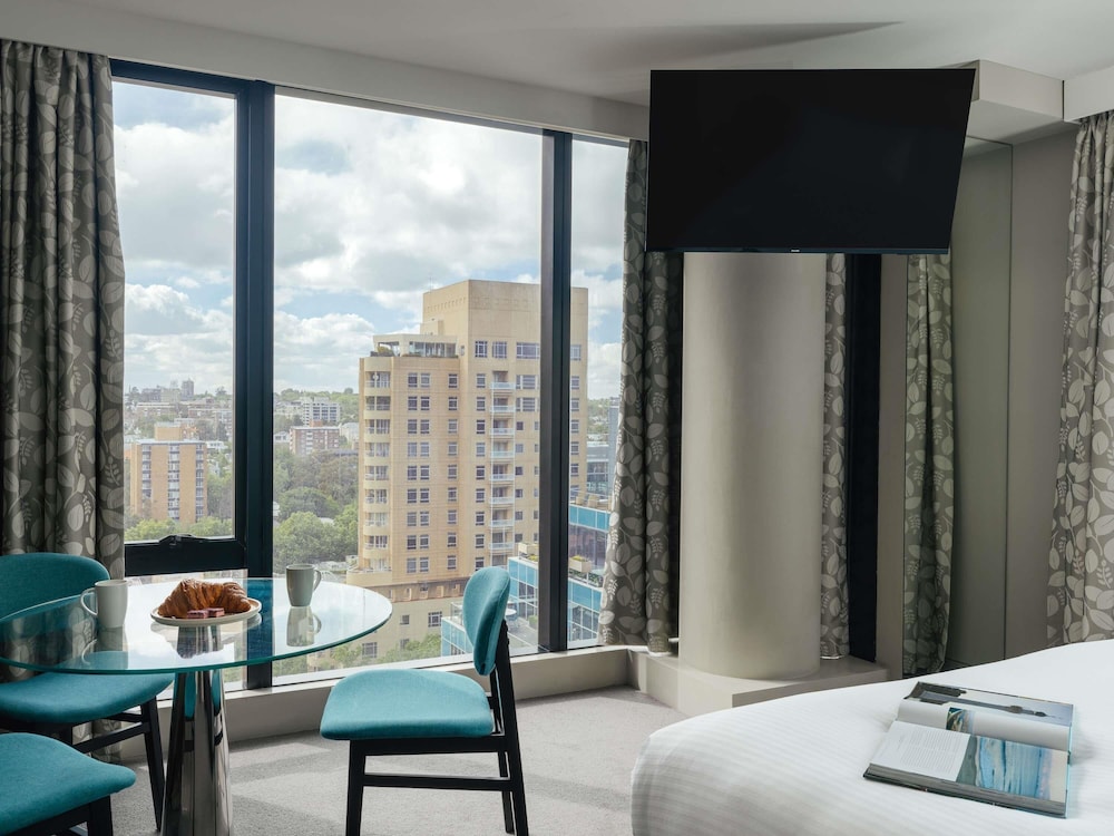 2 BEDROOMS, OPEN PLAN, SUITE