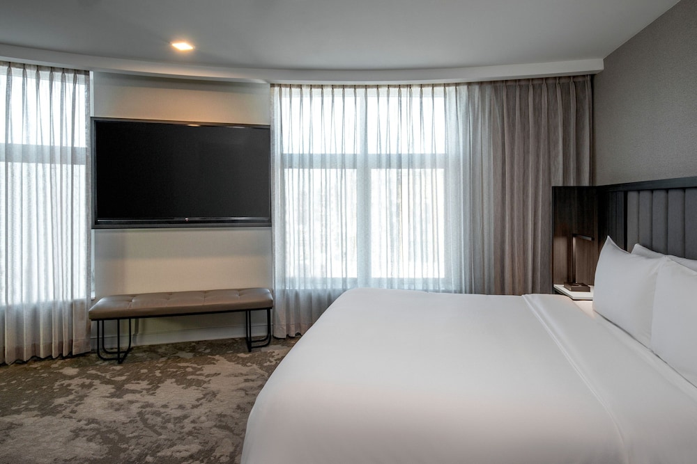 The Artisan at Tuscan Village, Salem, a Tribute Portfolio Hotel 4/50