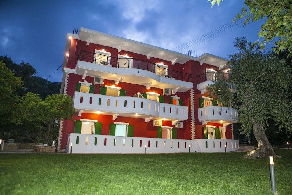 Oasis Apartments 1/50