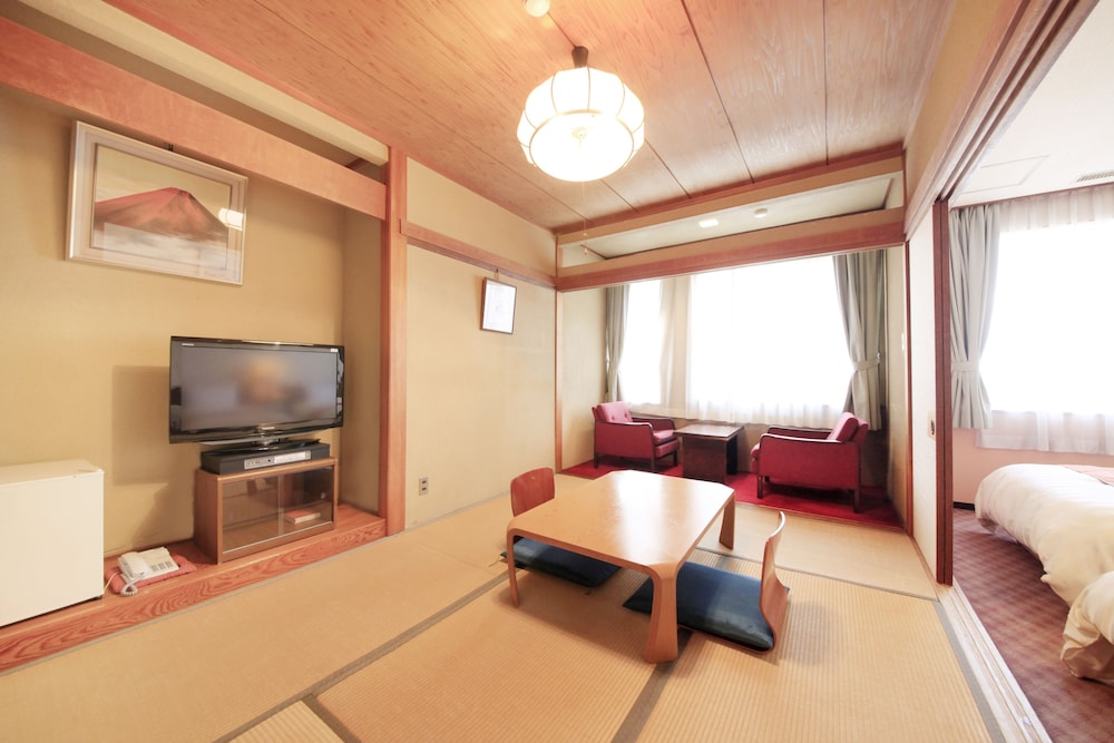 Fuji Green Hotel 58/66