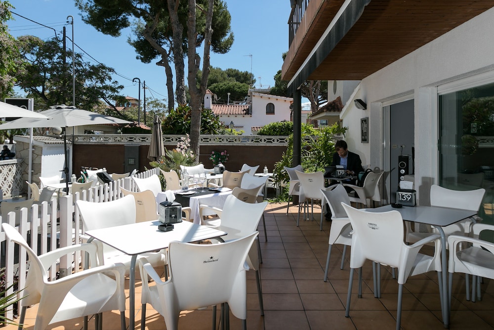 Hotel 139 46/63
