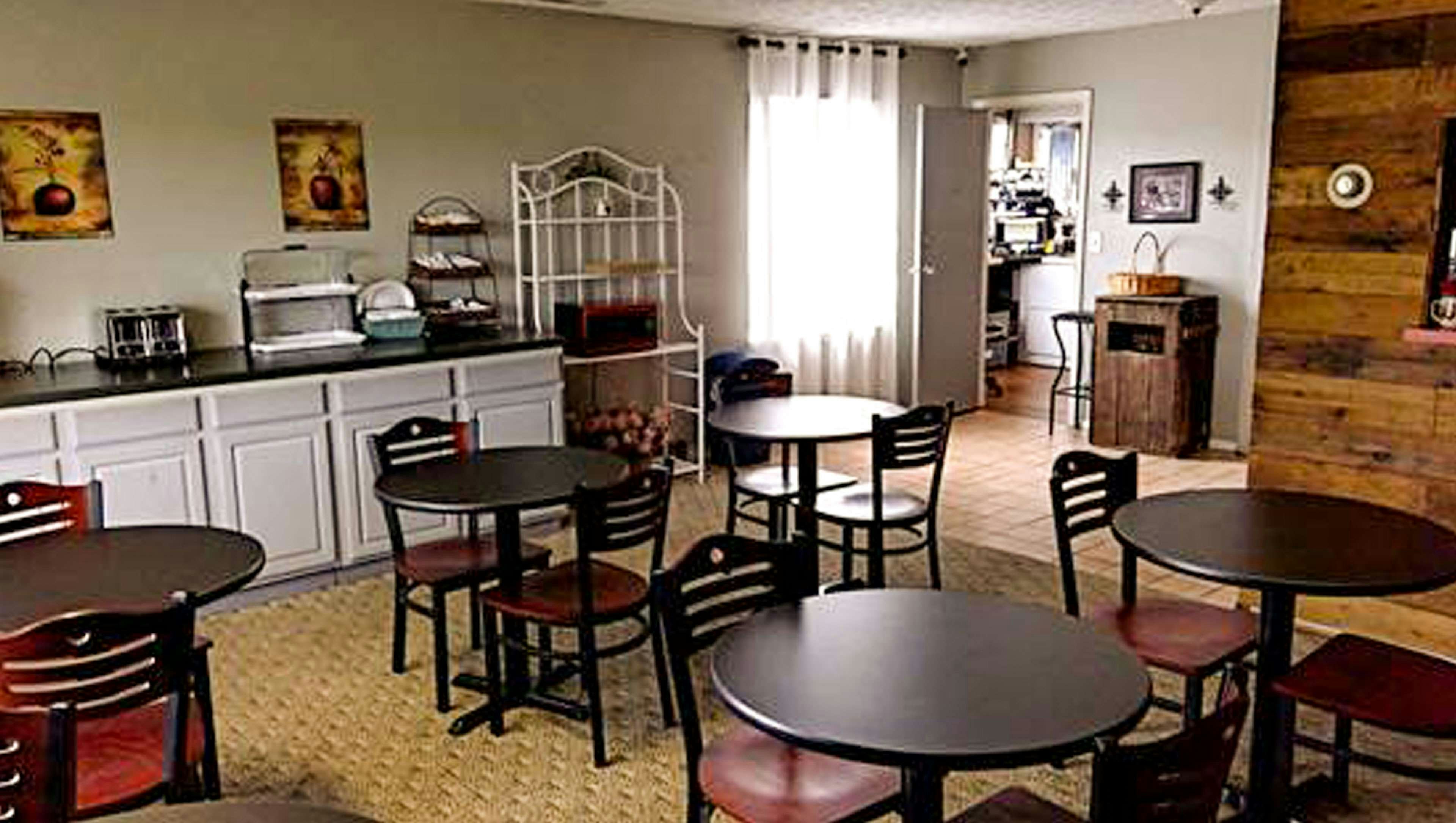 Sunrise Inn Williamstown 32/41
