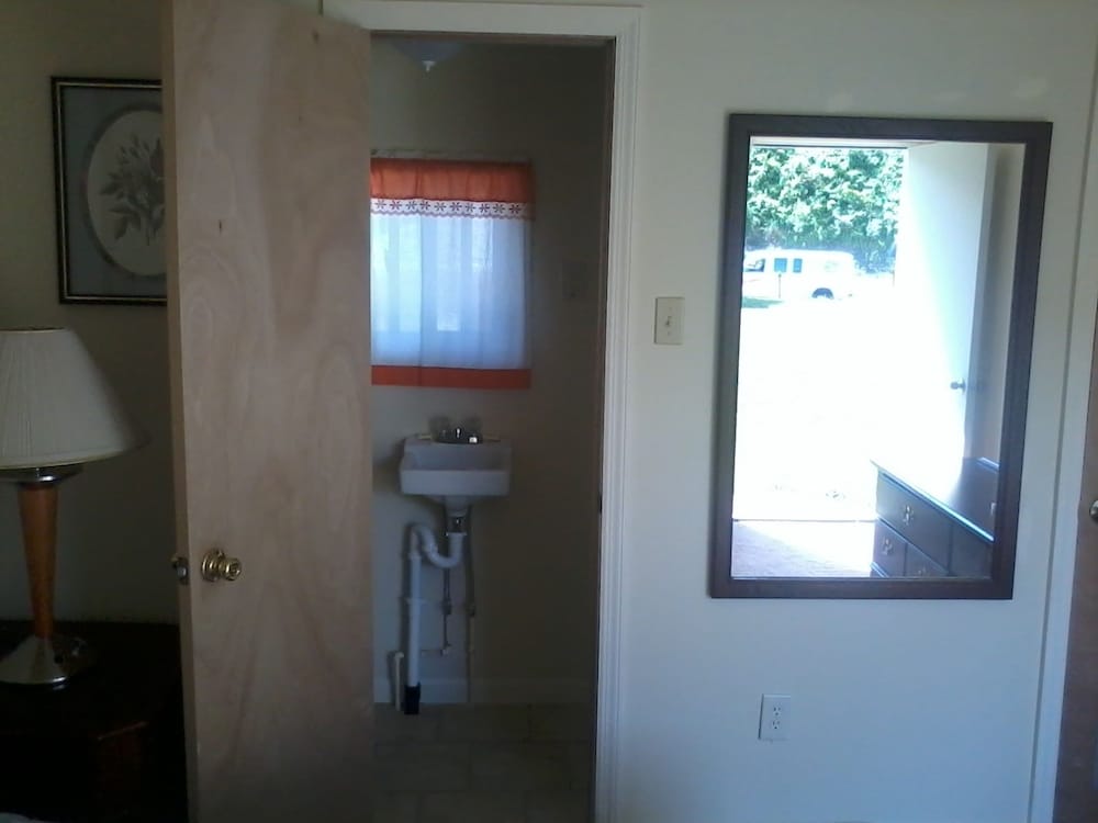 Hiland Terrace Hotel 2/12