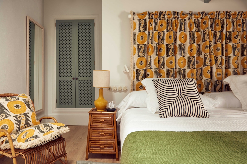 Cristine Bedfor Mahon Boutique Hotel 26/60
