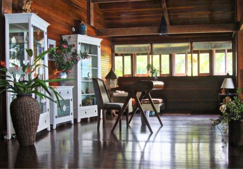 Breve Azurine Lagoon Retreat 5/50