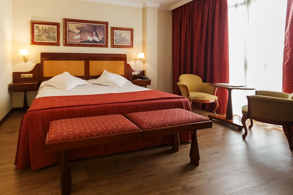 Gran Hotel De Ferrol 6/32