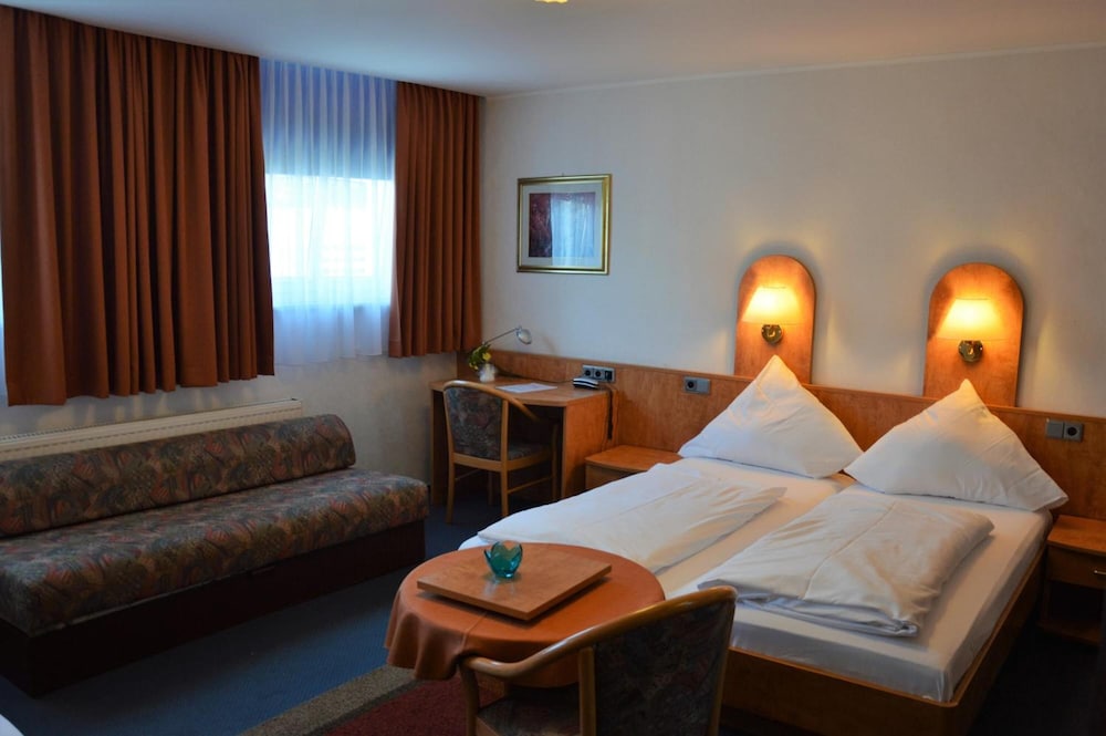 Steen S Hotel 17/36