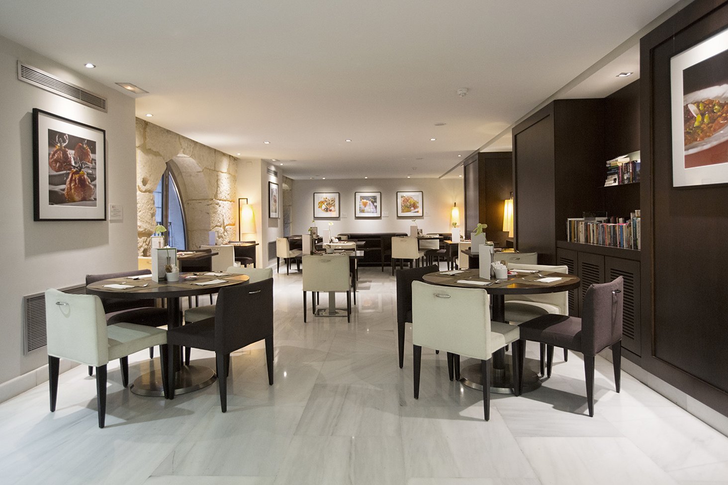 HOSPES AMERIGO 23/25