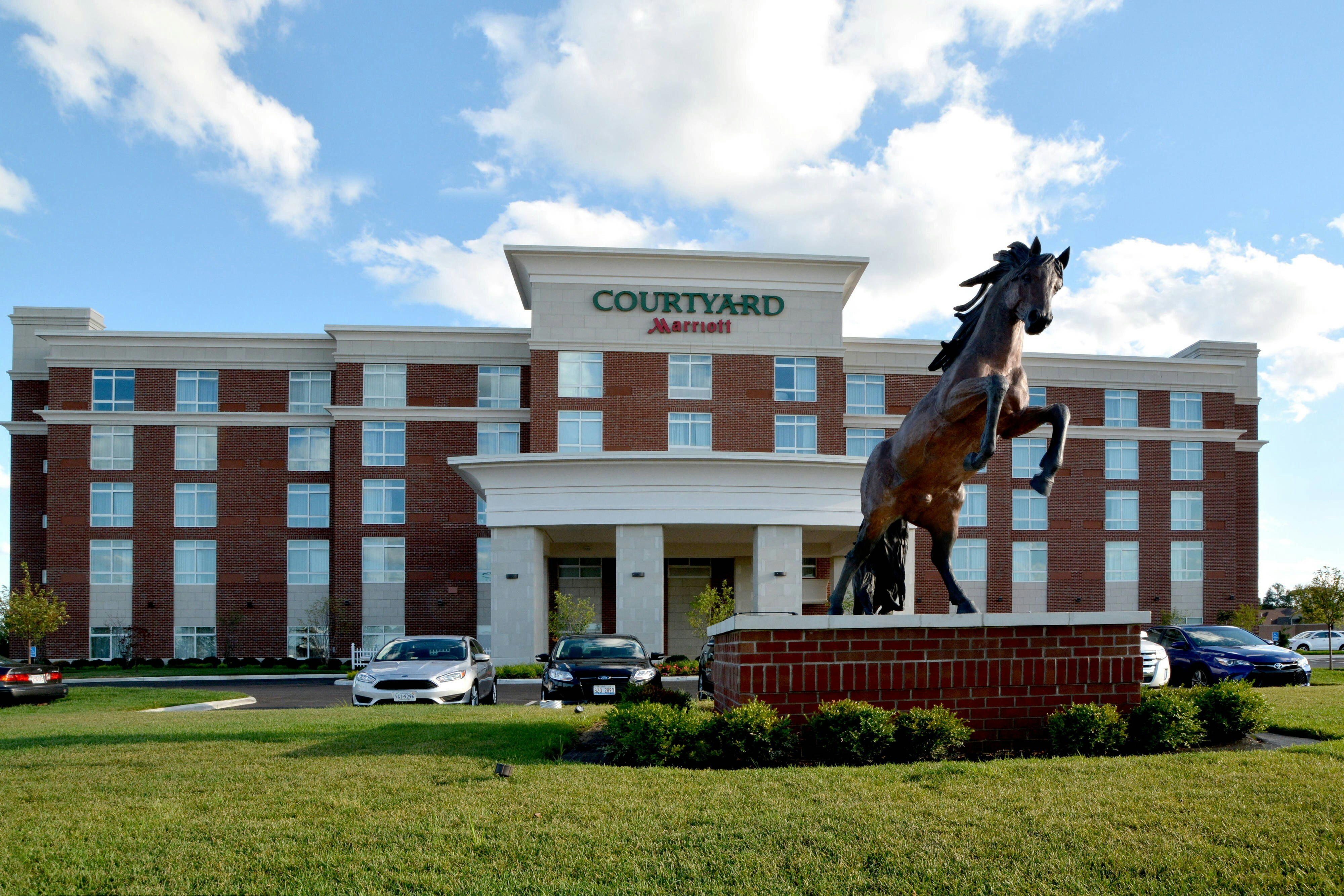 Courtyard By Marriott Youngstown Canfield 1/15