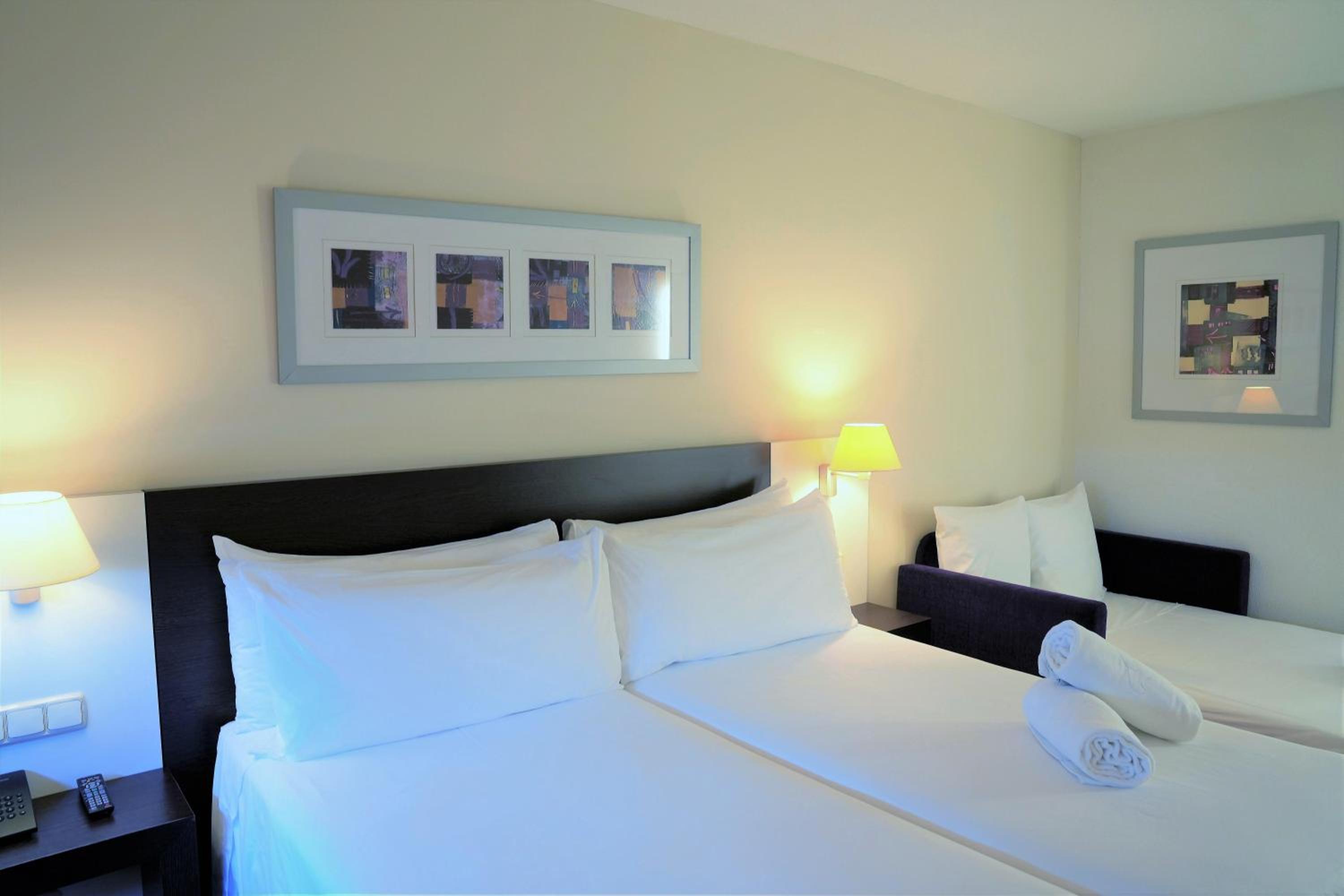 ROOM, TRIPLE