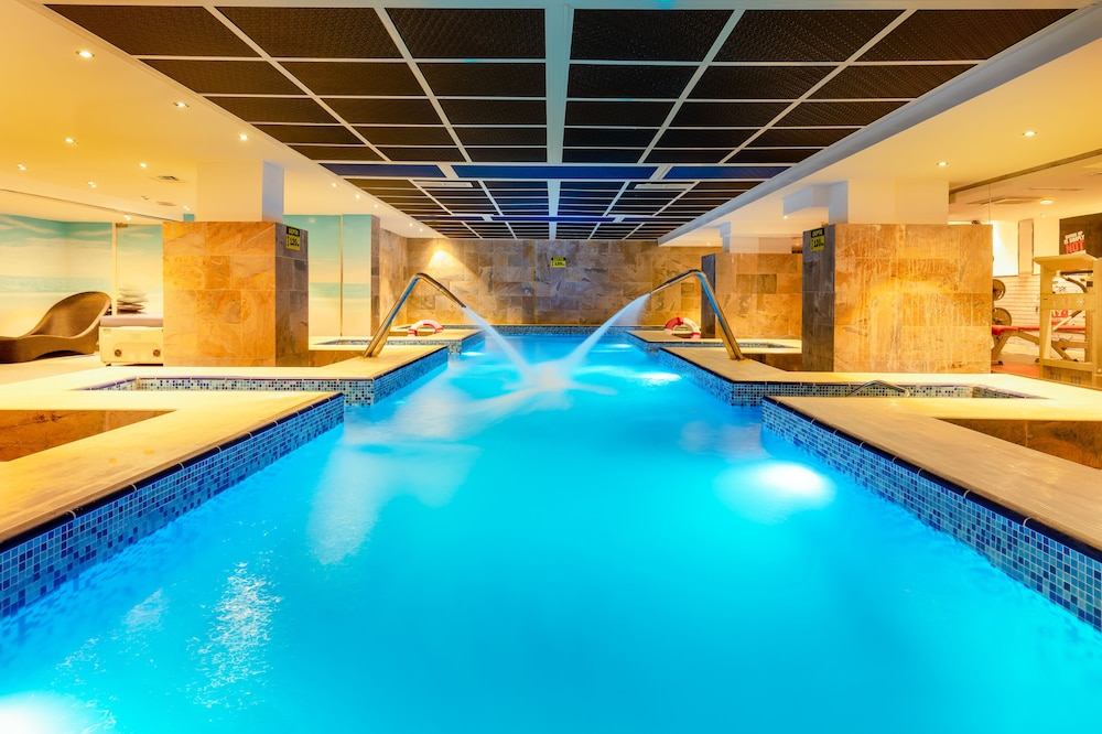 Holiday Inn Al Qasr 23/50