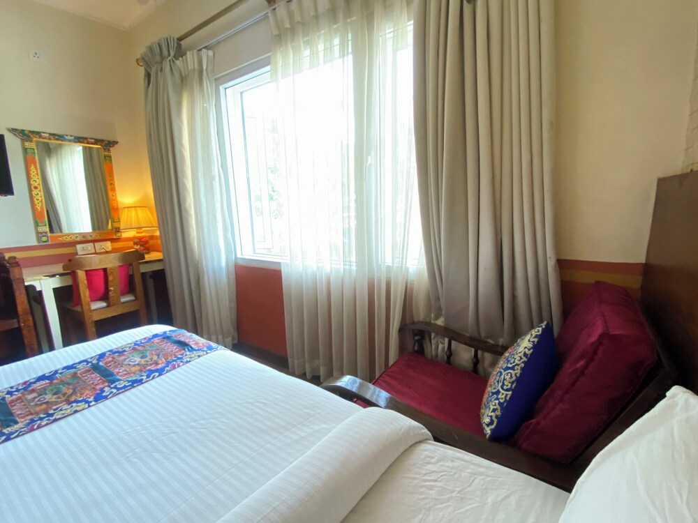 DELUXE, QUEEN BED
