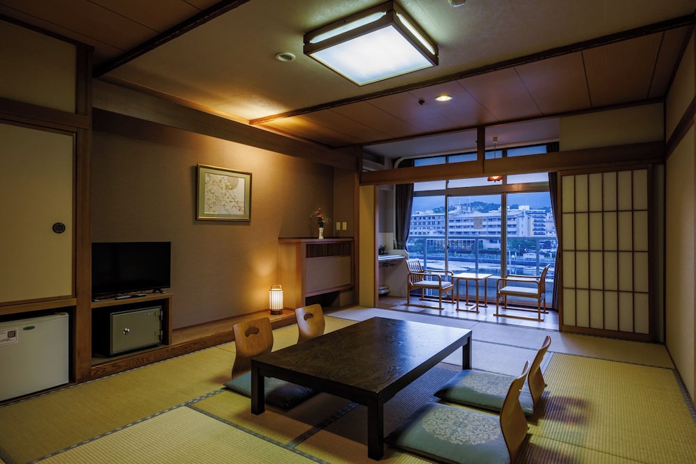 Biwako Grand Hotel 17/25