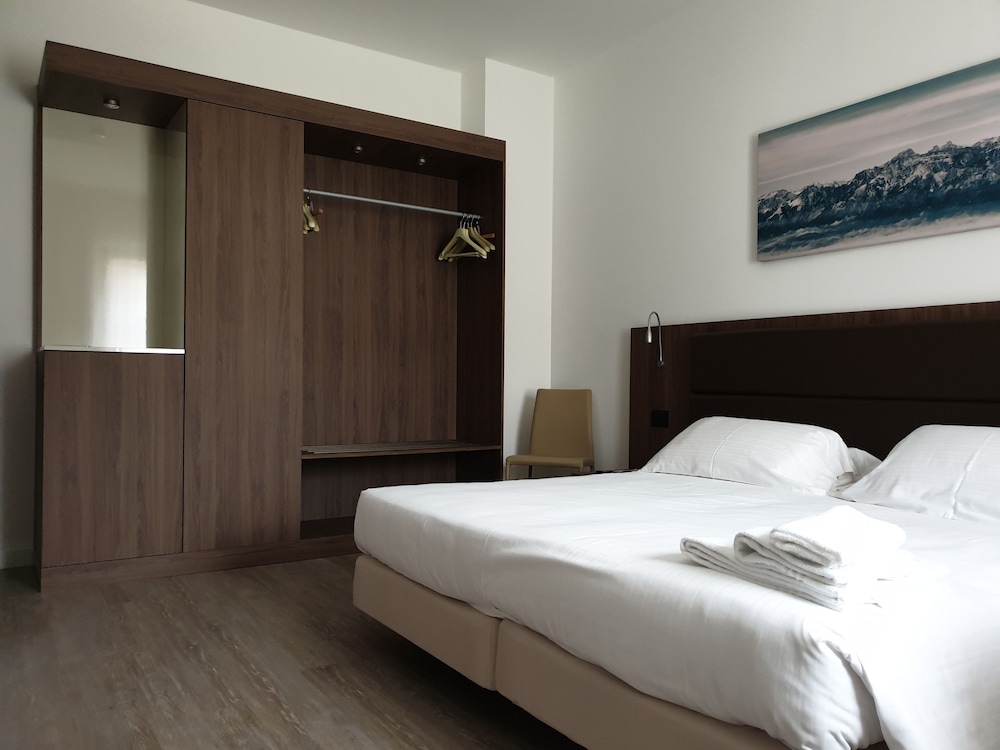 Albergo Delle Alpi 12/54