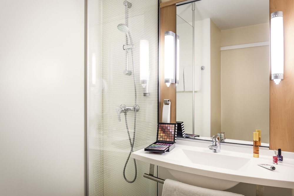 Ibis Creteil 12/68