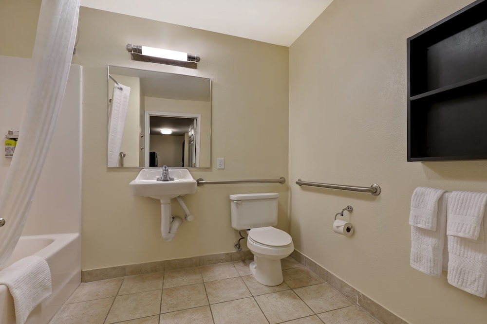 Candlewood Suites Indianapolis - South 23/77