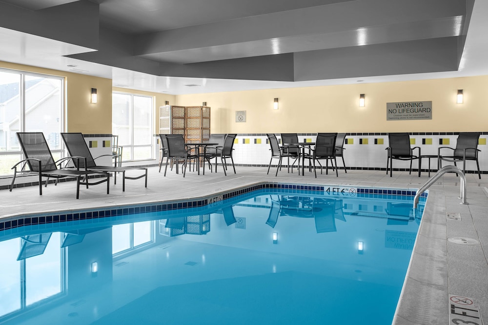 Fairfield Inn And Suites Columbus West 3/40