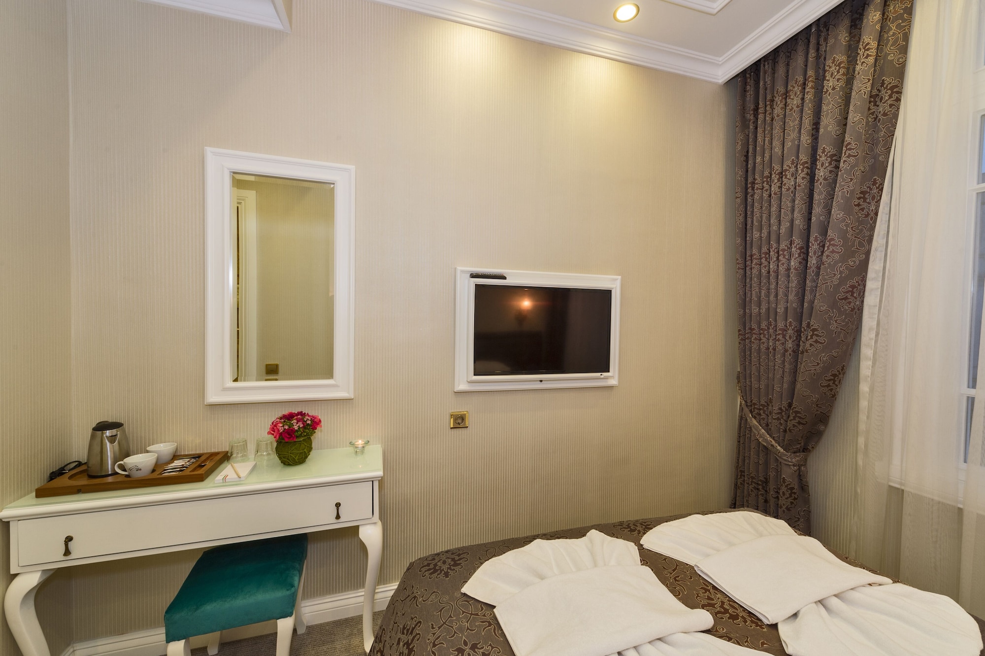 ECONOMY, DOUBLE BED