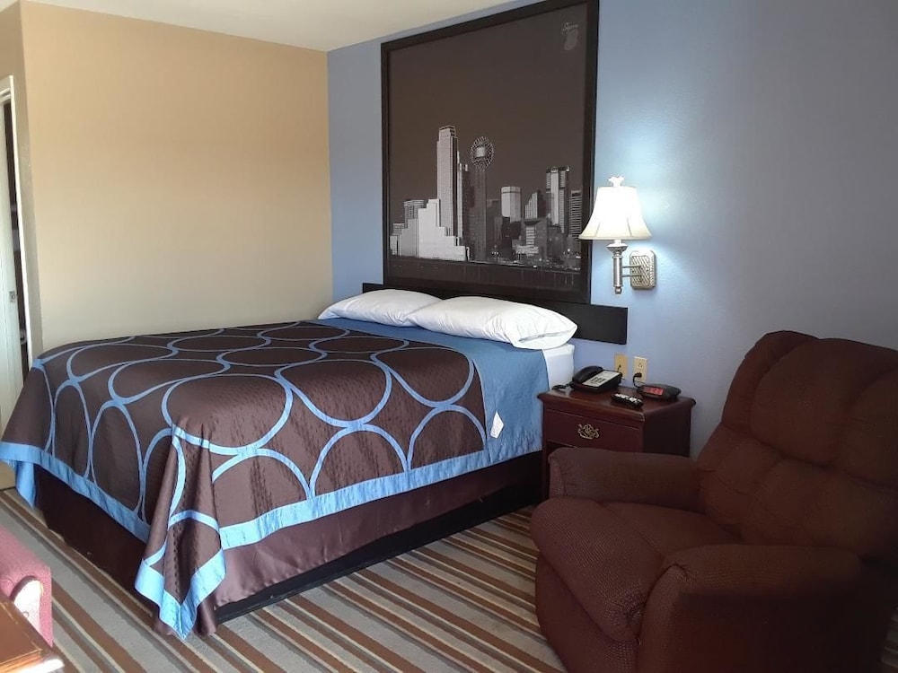 Super 8 By Wyndham Mt. Pleasant Tx 5/14