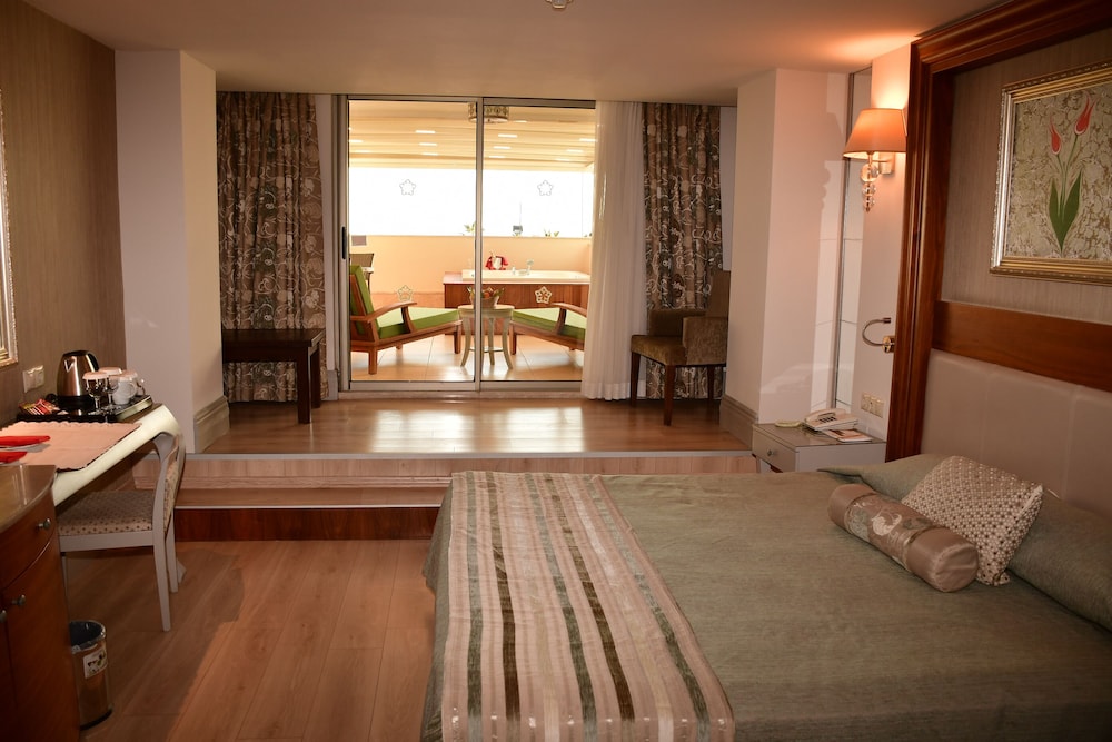 Side Star Resort 22/50